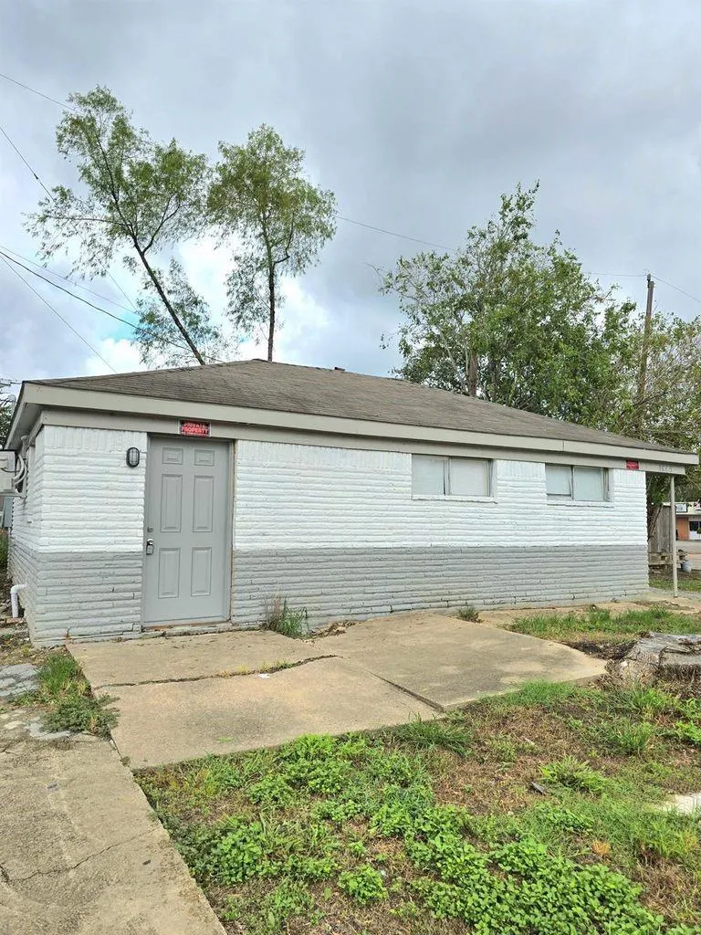 3833 Mount Pleasant St Houston, TX 77021