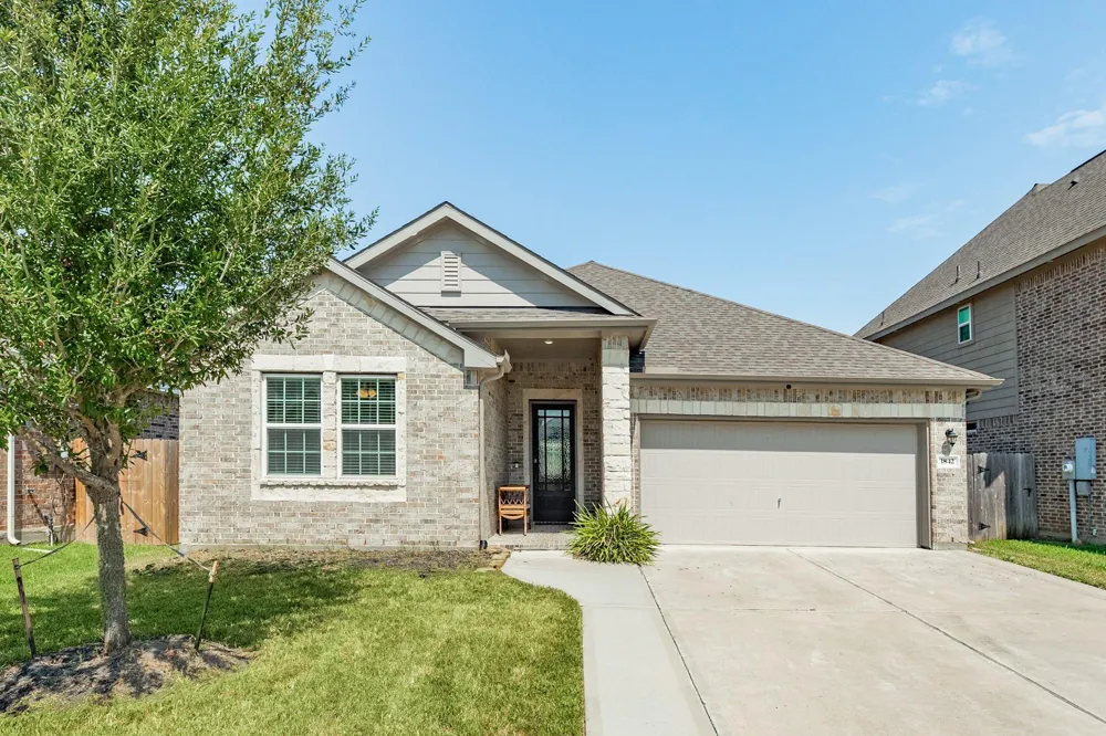 1842 Kenley Way Alvin, TX 77511