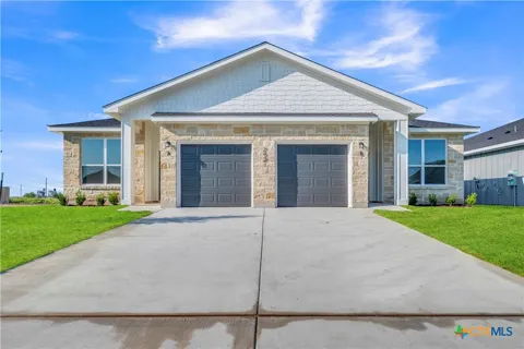 3904 Sugar Hackberry Trail