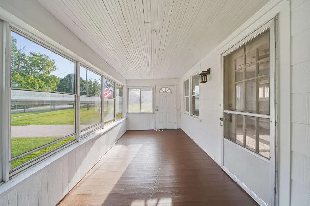 925 E Michigan Avenue Grass Lake, MI 49240