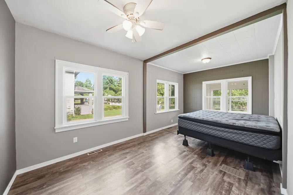 925 E Michigan Avenue Grass Lake, MI 49240