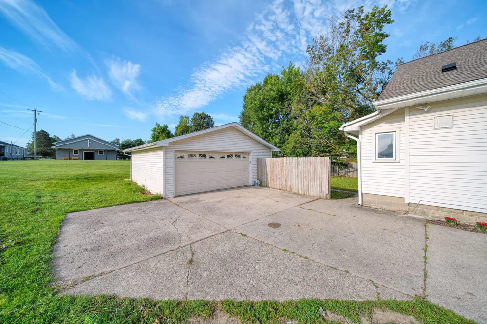 925 E Michigan Avenue Grass Lake, MI 49240