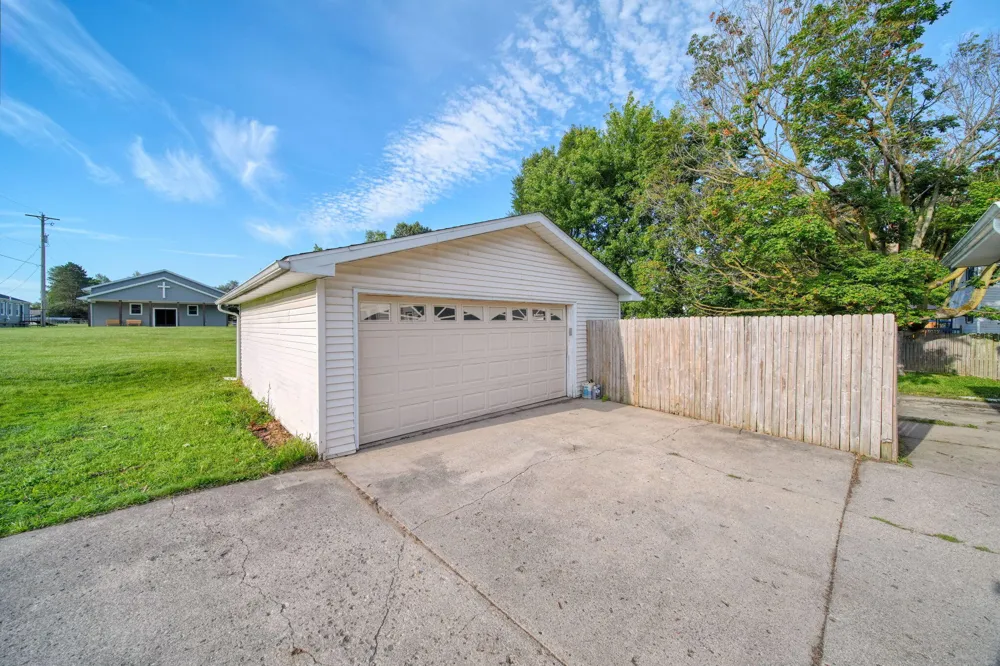 925 E Michigan Avenue Grass Lake, MI 49240
