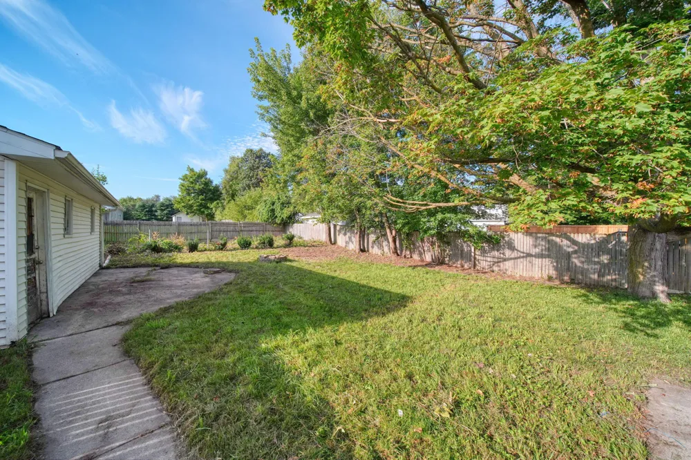 925 E Michigan Avenue Grass Lake, MI 49240