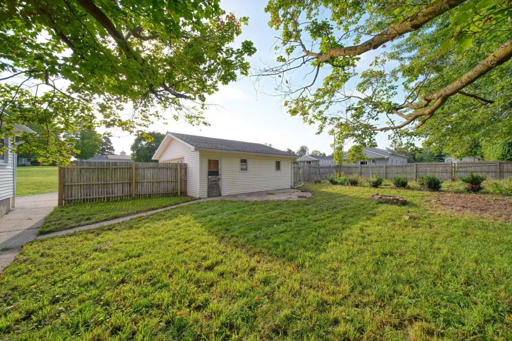 925 E Michigan Avenue Grass Lake, MI 49240
