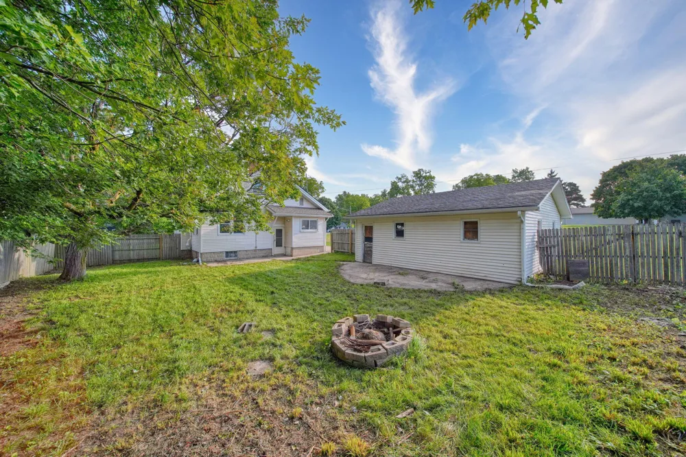 925 E Michigan Avenue Grass Lake, MI 49240