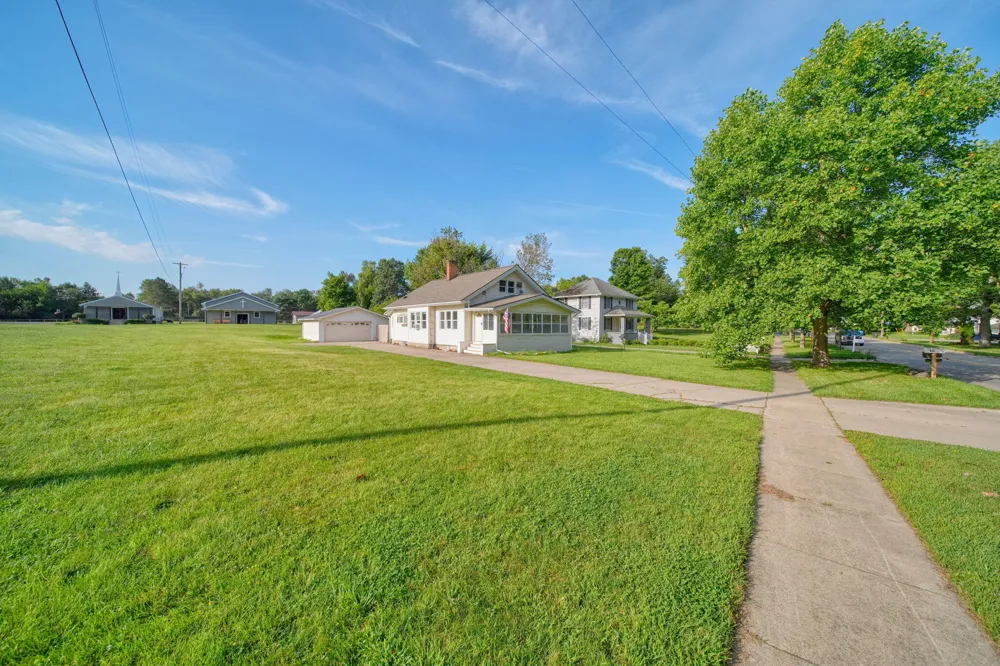925 E Michigan Avenue Grass Lake, MI 49240
