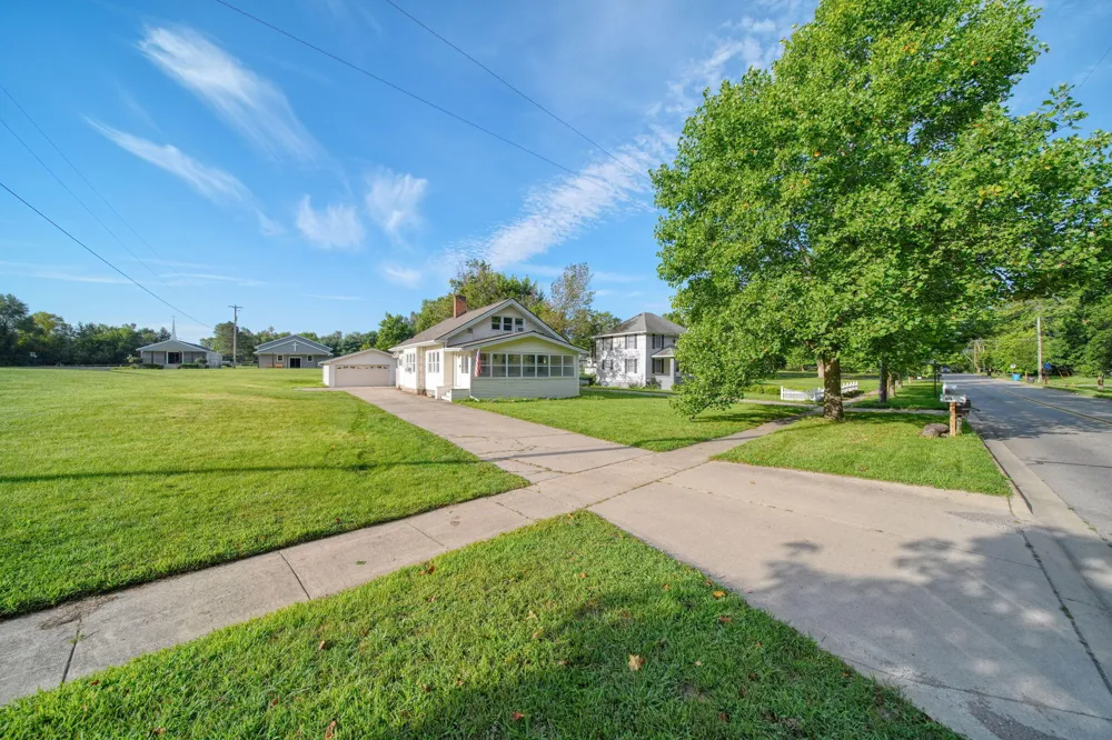 925 E Michigan Avenue Grass Lake, MI 49240