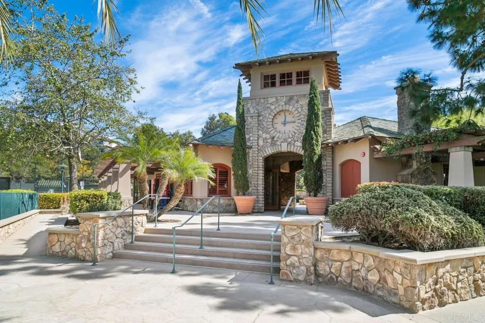 2190 Corte Acebo Carlsbad, CA 92009