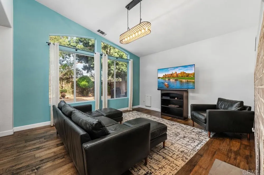 2190 Corte Acebo Carlsbad, CA 92009