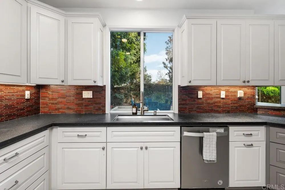 2190 Corte Acebo Carlsbad, CA 92009