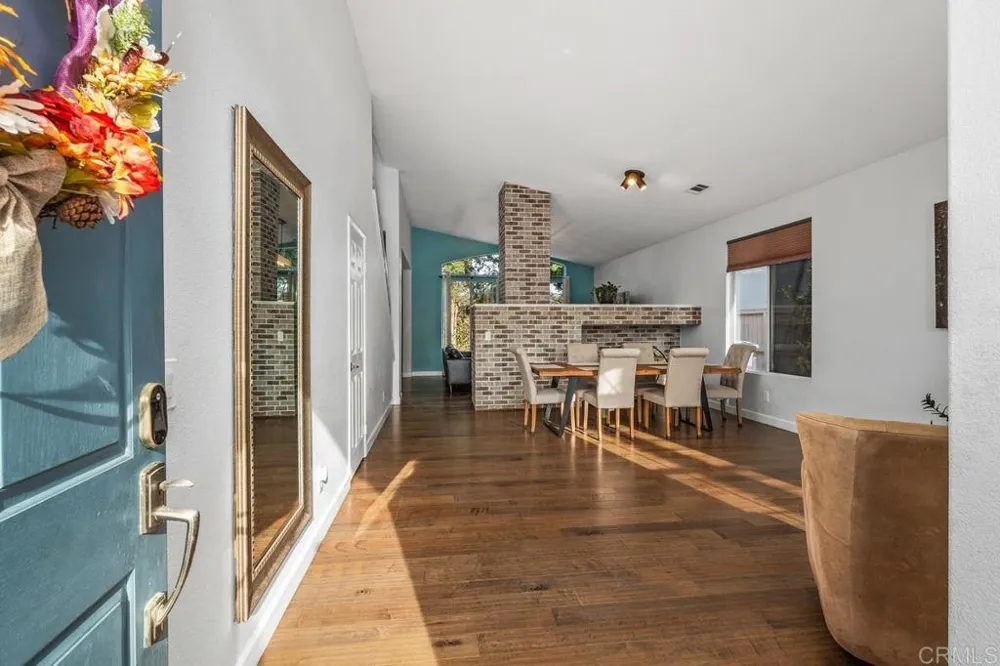 2190 Corte Acebo Carlsbad, CA 92009