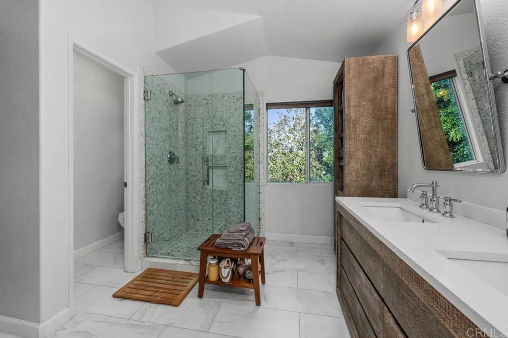 2190 Corte Acebo Carlsbad, CA 92009