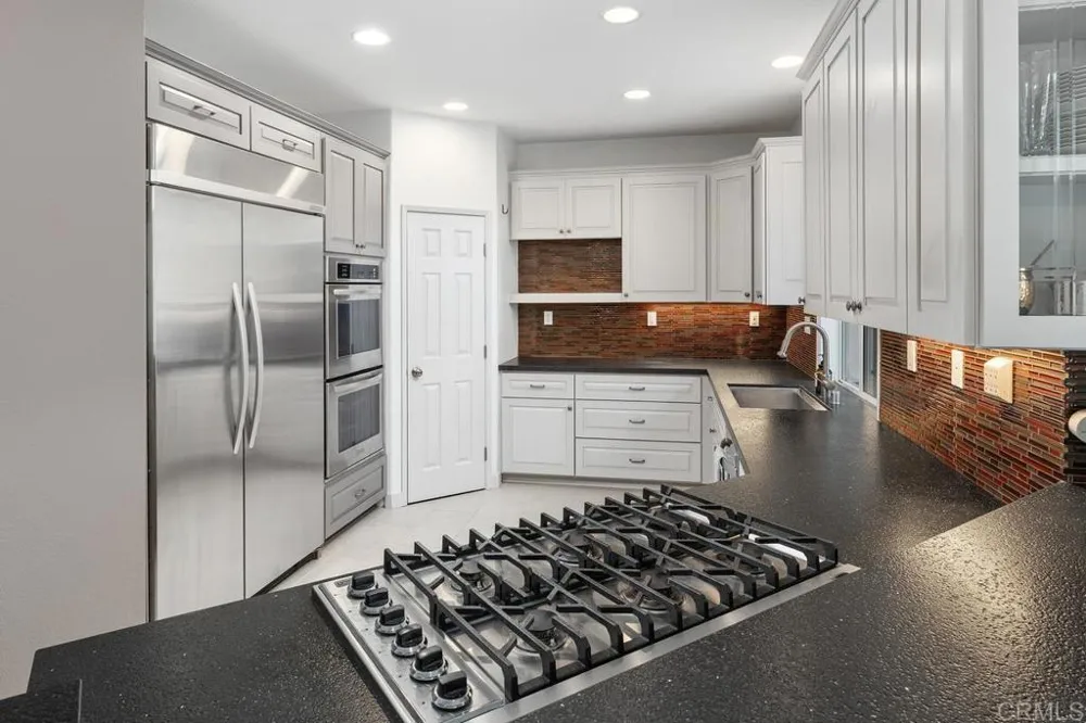 2190 Corte Acebo Carlsbad, CA 92009