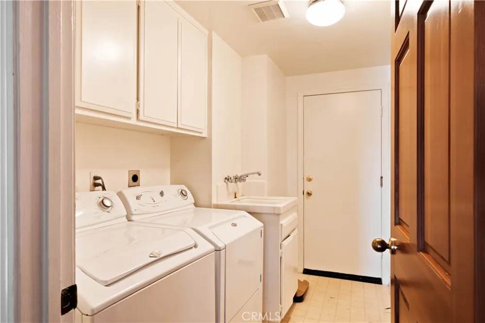 18134 Sandringham Court Porter Ranch, CA 91326