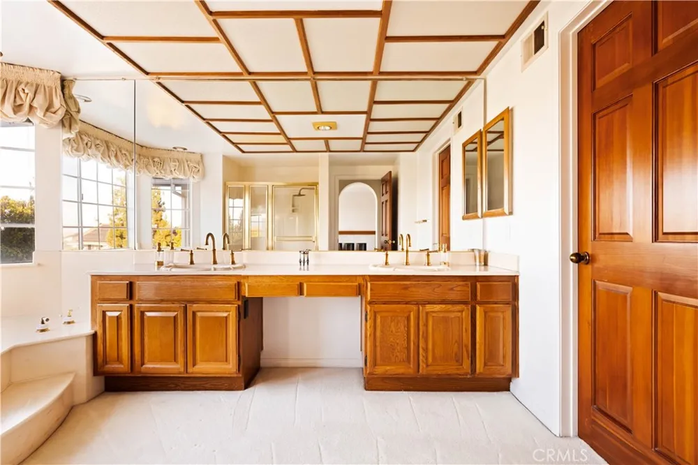 18134 Sandringham Court Porter Ranch, CA 91326