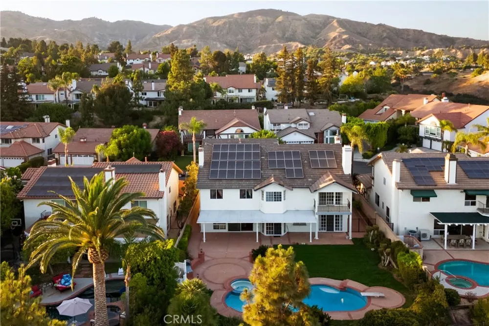 18134 Sandringham Court Porter Ranch, CA 91326