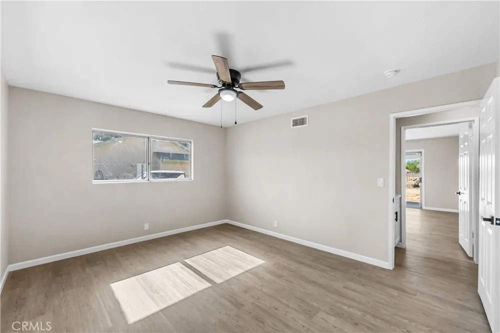 10157 E Avenue R8 Littlerock, CA 93543