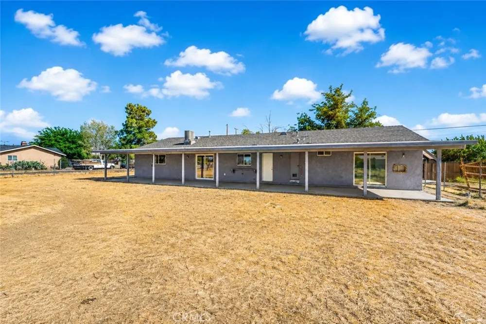10157 E Avenue R8 Littlerock, CA 93543