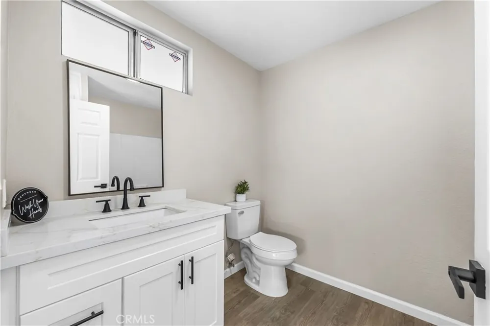 10157 E Avenue R8 Littlerock, CA 93543