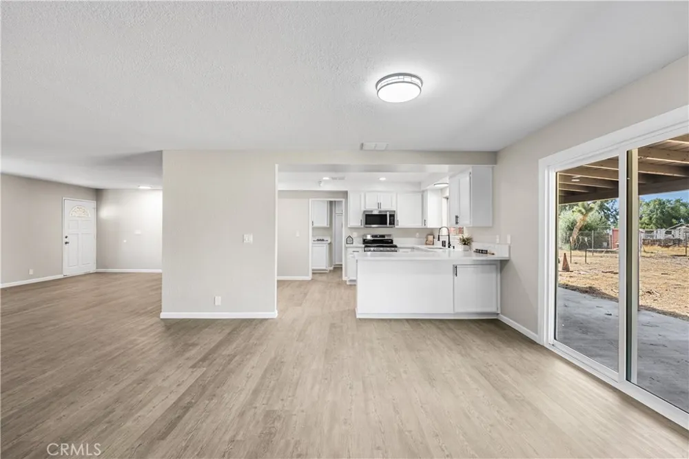 10157 E Avenue R8 Littlerock, CA 93543