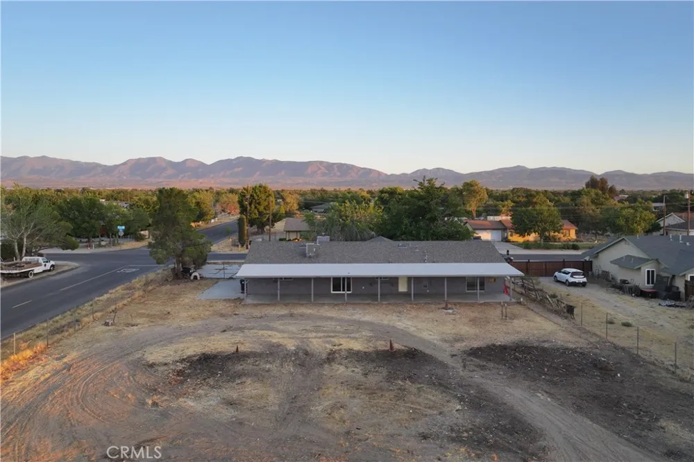 10157 E Avenue R8 Littlerock, CA 93543