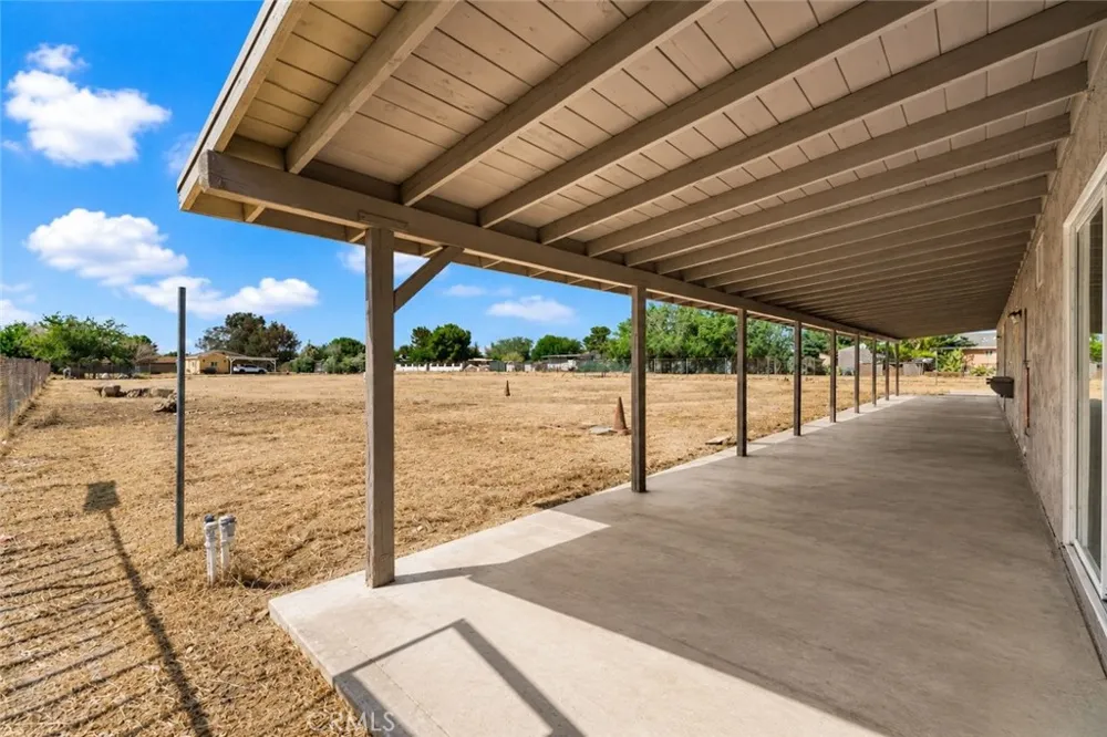 10157 E Avenue R8 Littlerock, CA 93543