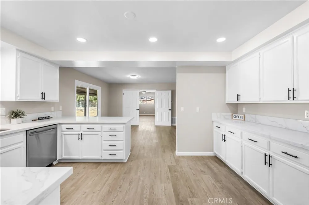 10157 E Avenue R8 Littlerock, CA 93543