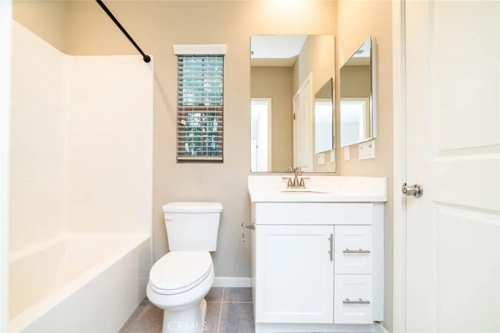 128 Tubeflower Irvine, CA 92618