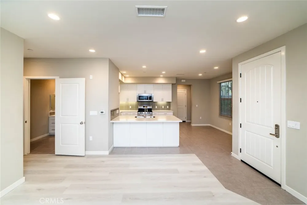 128 Tubeflower Irvine, CA 92618