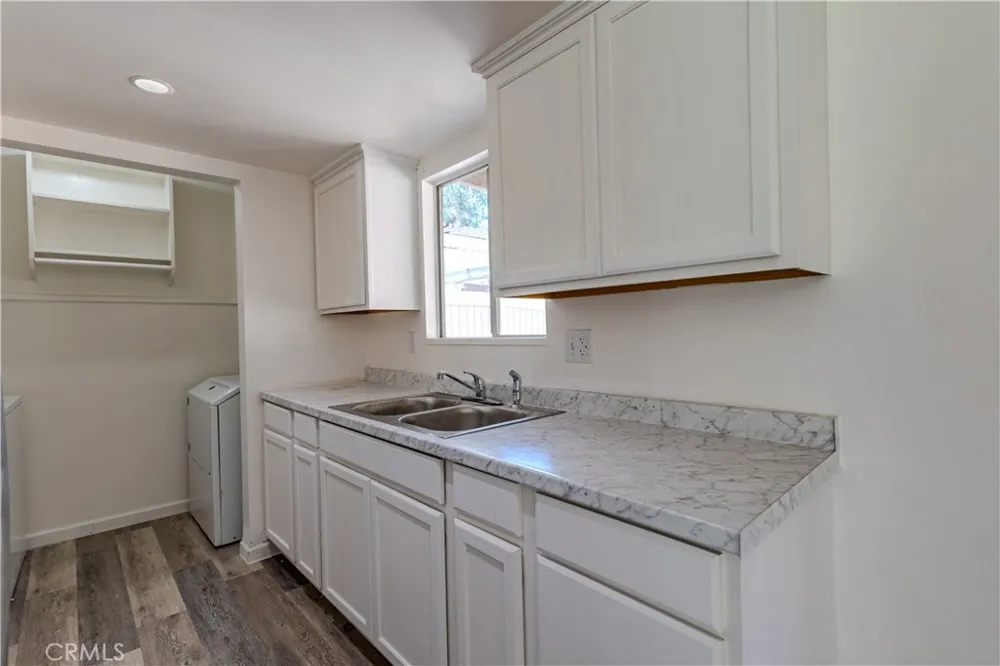 3485 Columbia Riverside, CA 92501