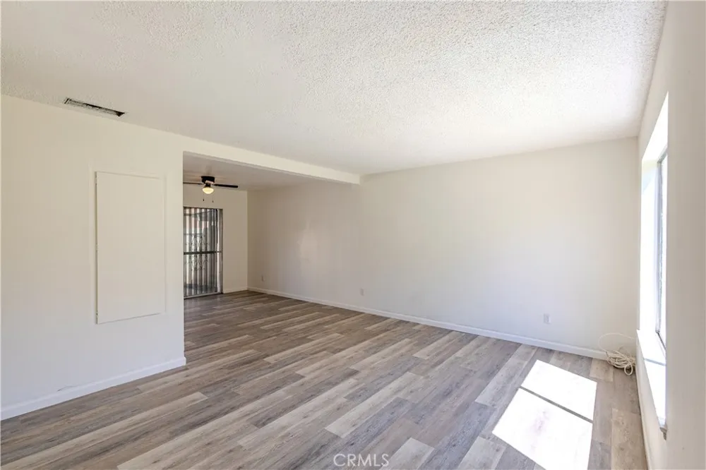 3485 Columbia Riverside, CA 92501