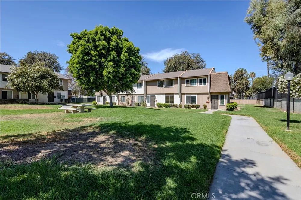 3485 Columbia Riverside, CA 92501