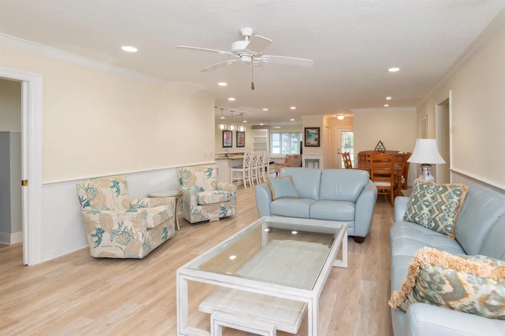 2918 SE Fairway W Stuart, FL 34997