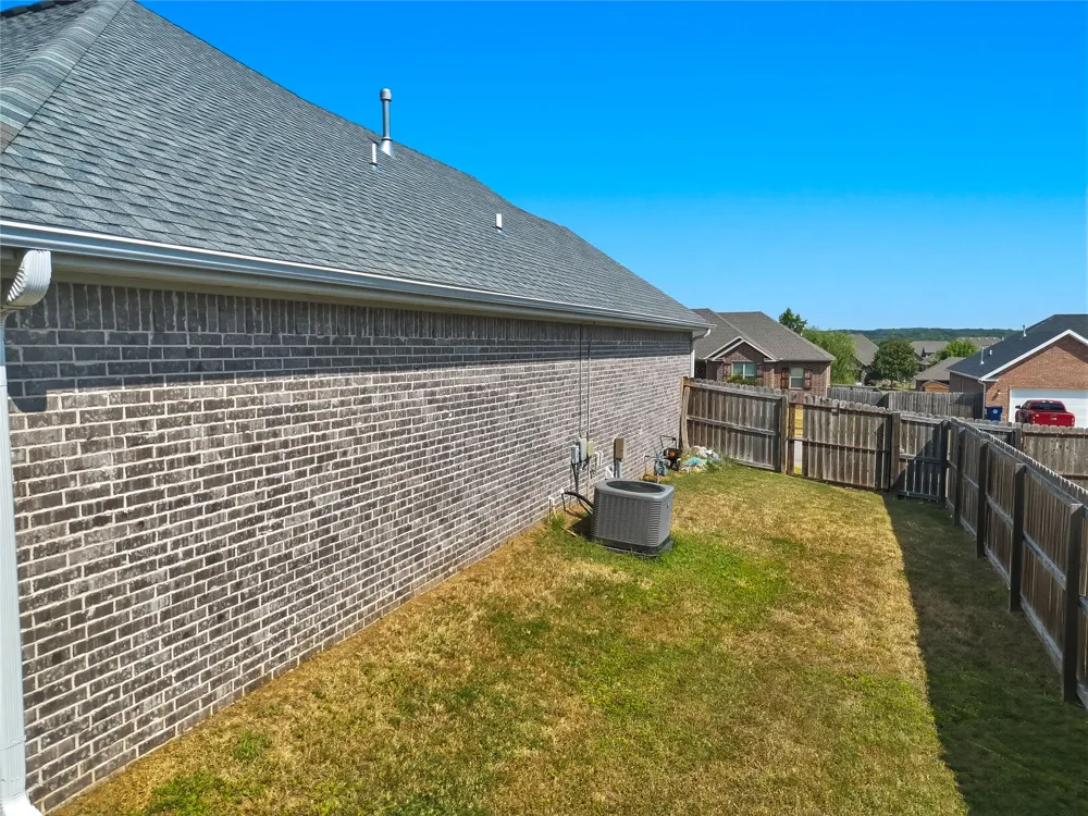 1421 Colonel McNeil Prairie Grove, AR 72753