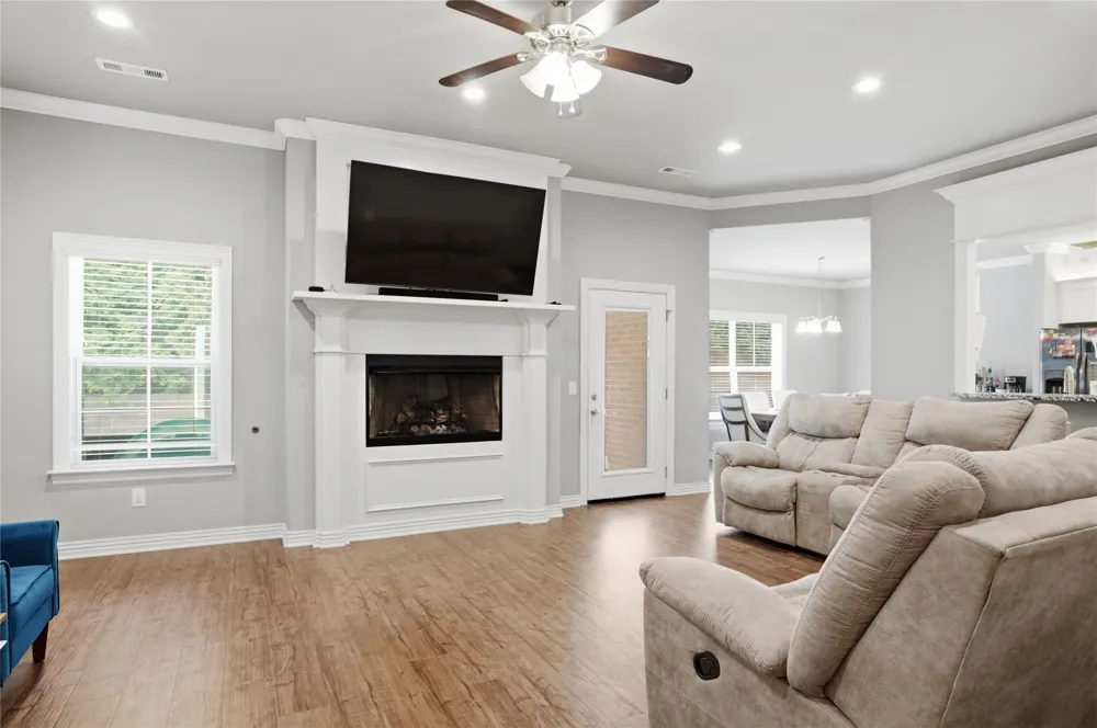 1421 Colonel McNeil Prairie Grove, AR 72753