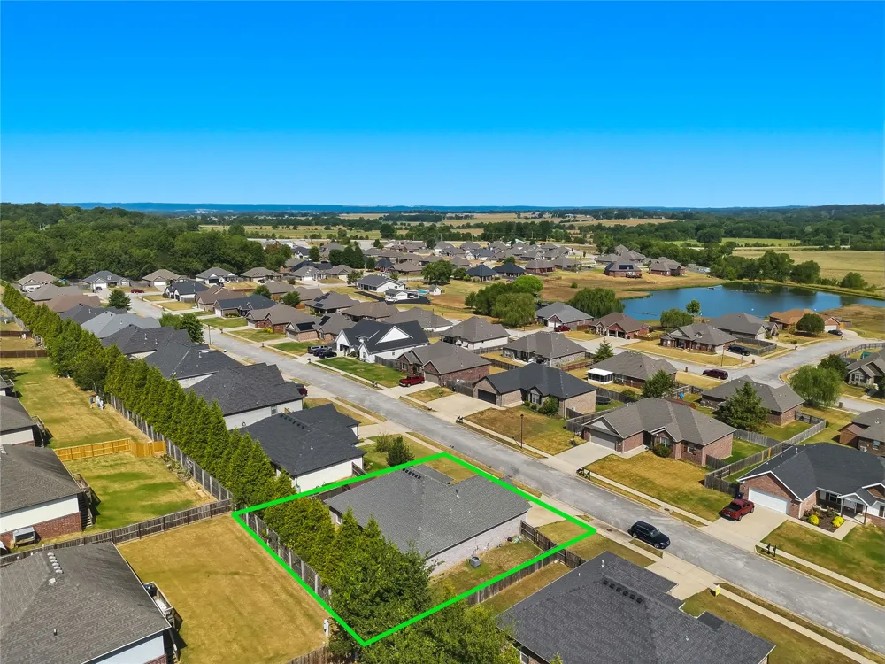 1421 Colonel McNeil Prairie Grove, AR 72753