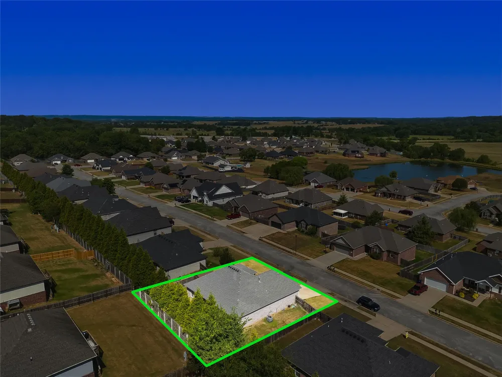 1421 Colonel McNeil Prairie Grove, AR 72753