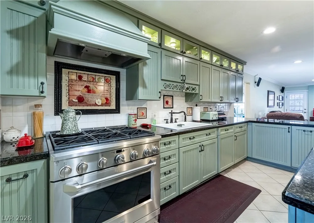 4656 Skyland Drive Las Vegas, NV 89121