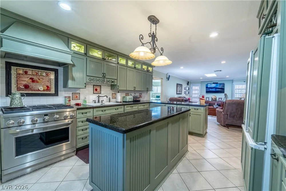 4656 Skyland Drive Las Vegas, NV 89121