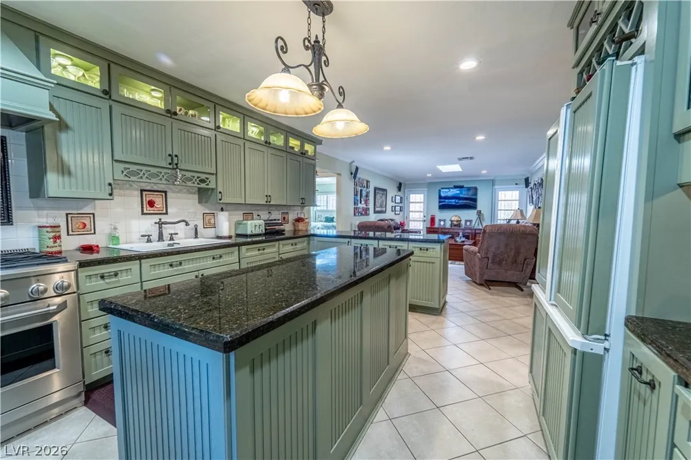 4656 Skyland Drive Las Vegas, NV 89121