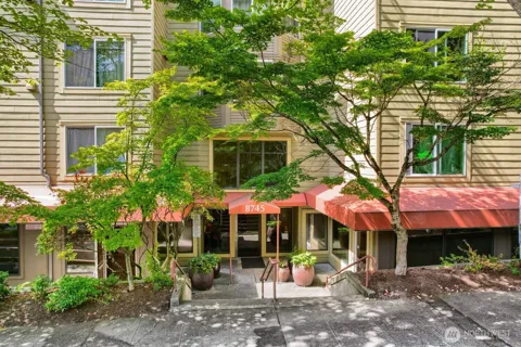 8745 Greenwood Avenue #409