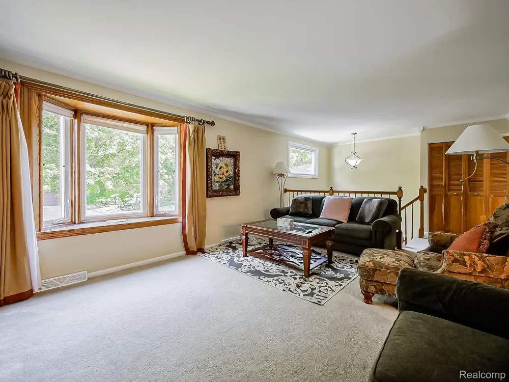 525 Langfield Street Northville City, MI 48167