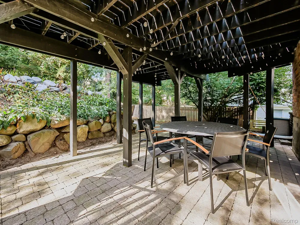 525 Langfield Street Northville City, MI 48167