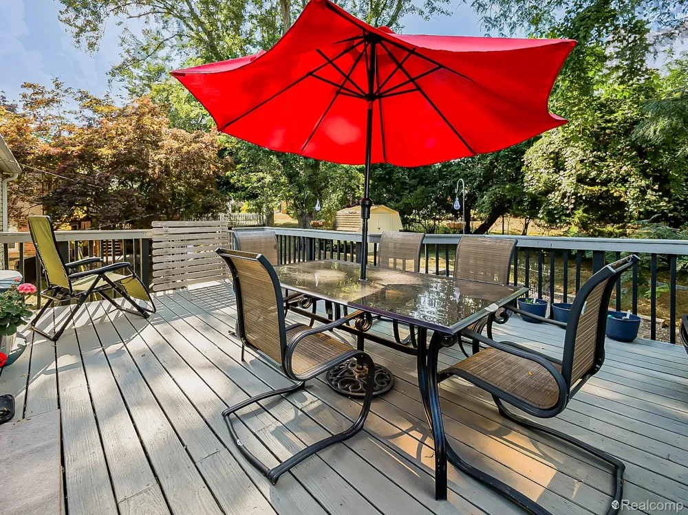525 Langfield Street Northville City, MI 48167
