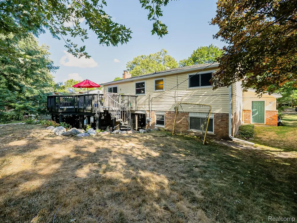 525 Langfield Street Northville City, MI 48167