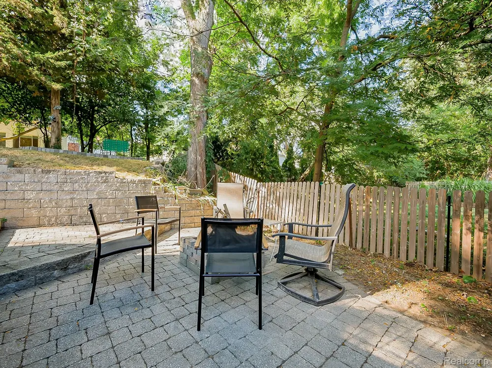 525 Langfield Street Northville City, MI 48167