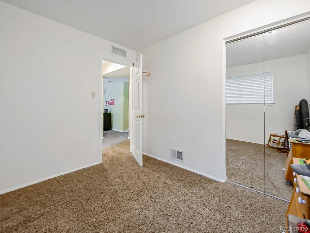 525 Langfield Street Northville City, MI 48167