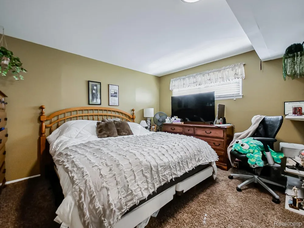 525 Langfield Street Northville City, MI 48167