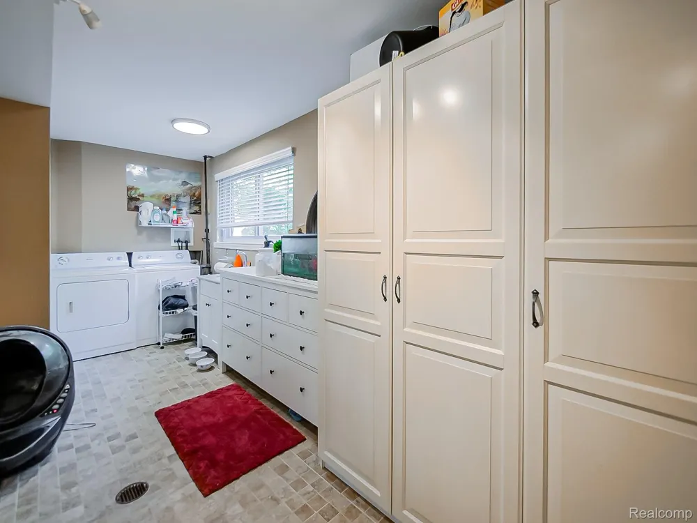 525 Langfield Street Northville City, MI 48167